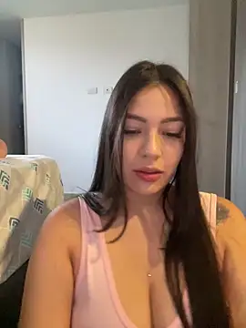 Snapshot of Latina_vanessa chatting on November 2025 10:43:02 PM Latina vanessa online show from November 2025 10:43:02 PM