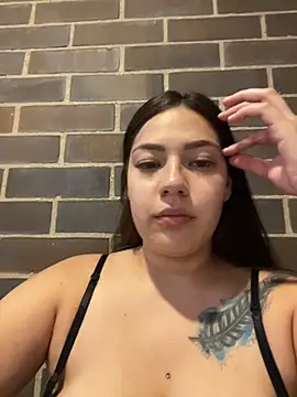 Latina vanessa online show from May 2026 09:49:02 PM