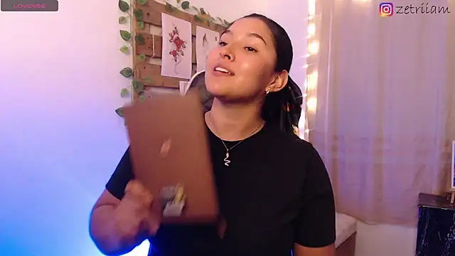 Snapshot of Zetrionn chatting on March 2025 02:12:02 AM Zetrionn online show from March 2025 02:12:02 AM