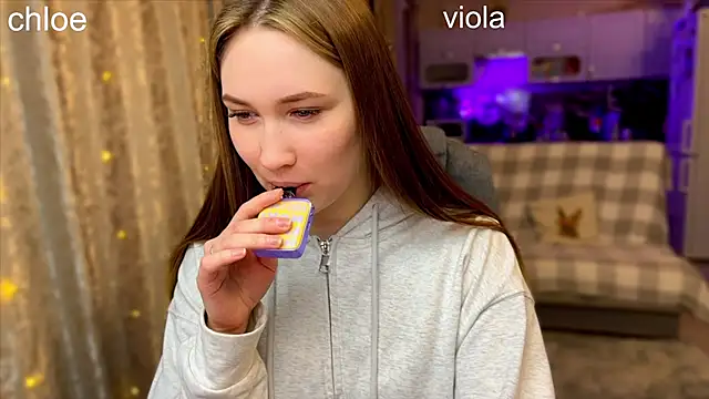 Snapshot of ChloeMillerMeow chatting on October 2025 06:34:01 PM ChloeMillerMeow online show from October 2025 06:34:01 PM