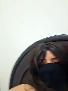 Snapshot of Rozittaa chatting on December 2024 09:22:01 PM Rozittaa online show from December 2024 09:22:01 PM