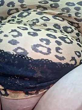 Snapshot of Rozittaa chatting on October 2025 04:37:01 PM Rozittaa online show from October 2025 04:37:01 PM