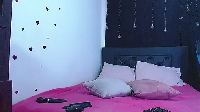 Snapshot of Georgina_Copper chatting on February 2026 08:43:01 PM Georgina Copper online show from February 2026 08:43:01 PM