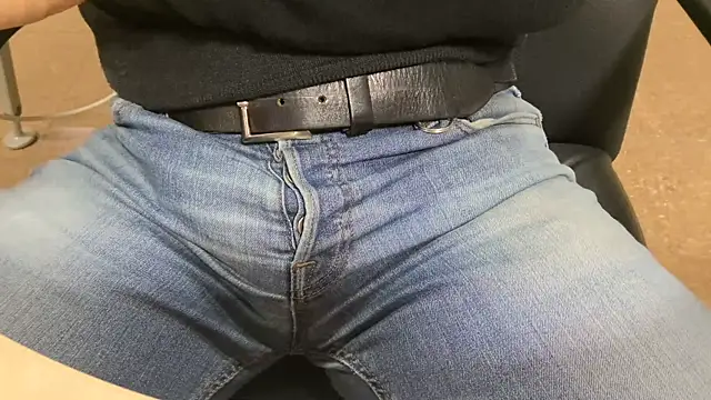 alessandroman2114 online show from February 2025 05:39:01 PM