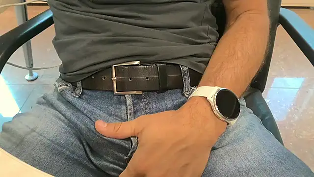 alessandroman2114 online show from October 2025 04:06:02 PM