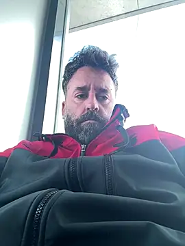 Snapshot of AreiasTuga chatting on November 2025 12:11:01 PM AreiasTuga online show from November 2025 12:11:01 PM