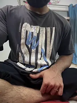 Snapshot of mrtoy121 chatting on October 2025 07:35:02 PM mrtoy121 online show from October 2025 07:35:02 PM