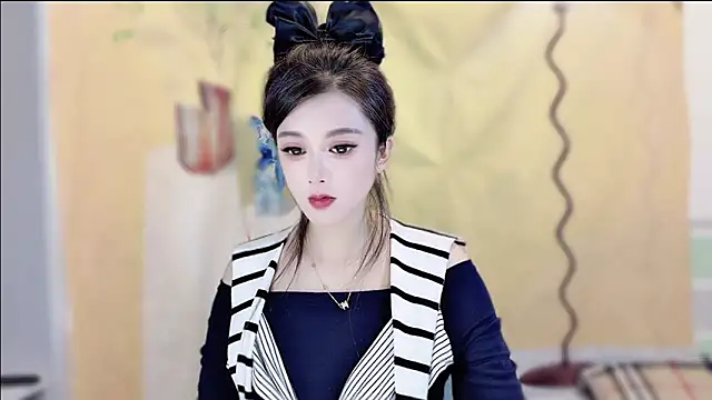 VIWVI online show from November 2025 04:57:01 AM