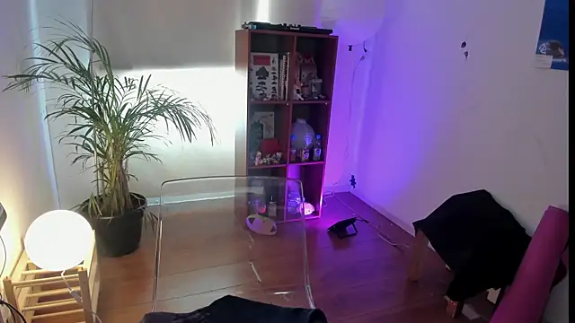 droolingdollfacee online show from April 2026 08:37:01 PM