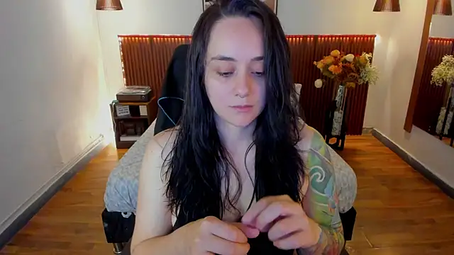Snapshot of KatherineBond chatting on May 2026 07:08:01 PM KatherineBond online show from May 2026 07:08:01 PM