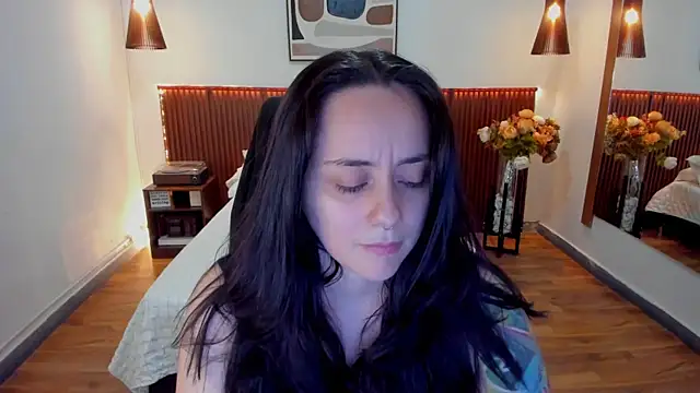 Snapshot of KatherineBond chatting on June 2026 07:16:02 PM KatherineBond online show from June 2026 07:16:02 PM