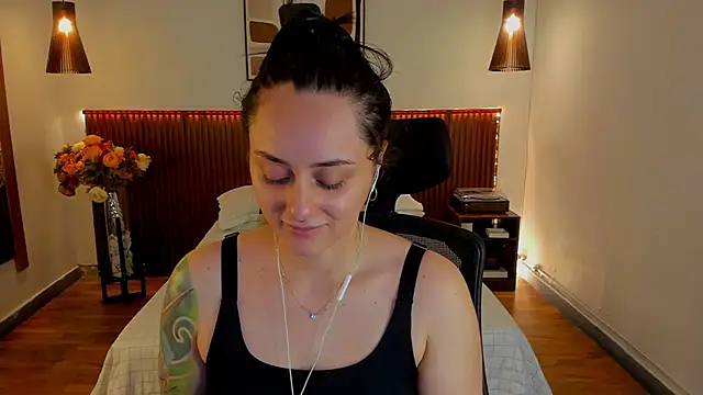 Snapshot of KatherineBond chatting on June 2026 04:21:02 PM KatherineBond online show from June 2026 04:21:02 PM