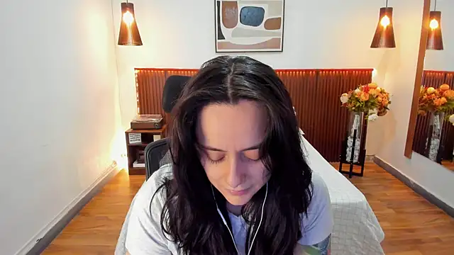 Snapshot of KatherineBond chatting on July 2026 03:40:01 PM KatherineBond online show from July 2026 03:40:01 PM