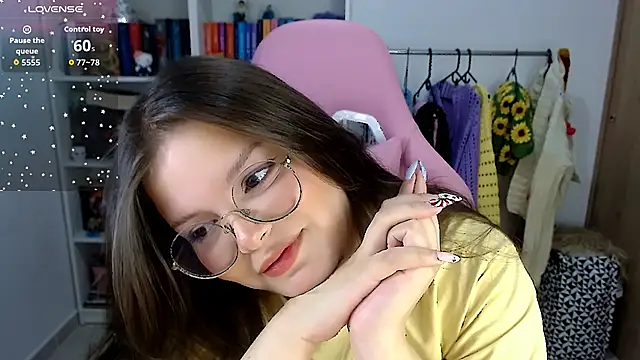 Snapshot of Gabiwaifu chatting on November 2025 02:22:01 AM Gabiwaifu online show from November 2025 02:22:01 AM