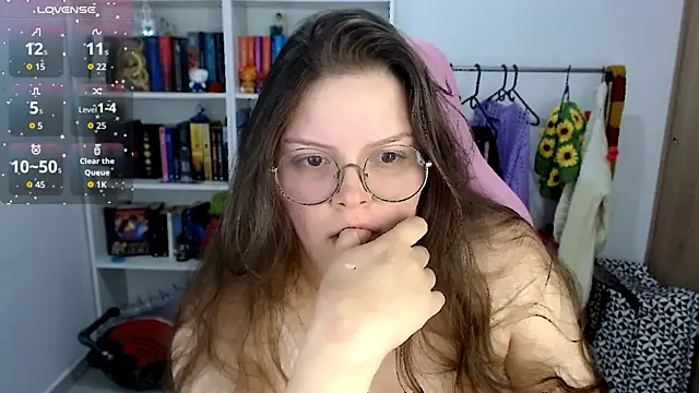 Snapshot of Gabiwaifu chatting on November 2025 05:00:02 AM Gabiwaifu online show from November 2025 05:00:02 AM