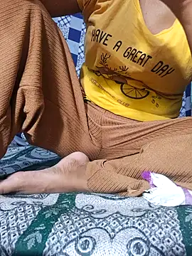 Snapshot of Priya_Bong chatting on September 2025 05:02:01 PM Priya Bong online show from September 2025 05:02:01 PM