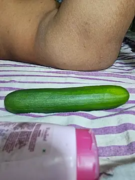 Snapshot of Priya_Bong chatting on September 2025 07:39:02 PM Priya Bong online show from September 2025 07:39:02 PM