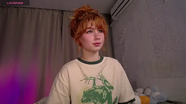 Evaa Moonn  online show from November 2025 12:32:01 AM