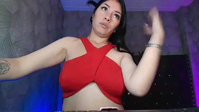 AnnaliOlsenX online show from May 2026 06:16:02 PM