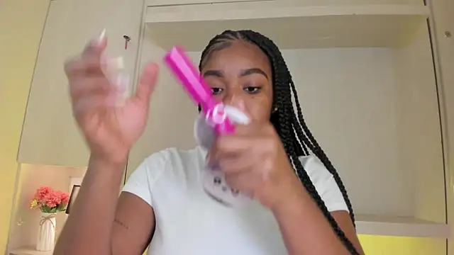 tamaraa smiith online show from February 2026 07:42:02 PM