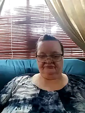 Snapshot of Bayou_Woman68 chatting on November 2025 07:54:01 PM Bayou Woman68 online show from November 2025 07:54:01 PM