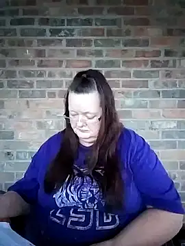 Snapshot of Bayou_Woman68 chatting on November 2025 11:04:02 PM Bayou Woman68 online show from November 2025 11:04:02 PM