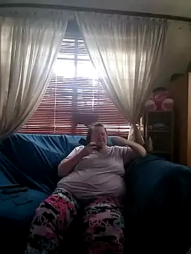 Snapshot of Bayou_Woman68 chatting on April 2026 06:13:02 PM Bayou Woman68 online show from April 2026 06:13:02 PM