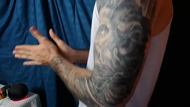 Snapshot of Kenner_fox77 chatting on December 2024 07:24:02 AM Kenner fox77 online show from December 2024 07:24:02 AM