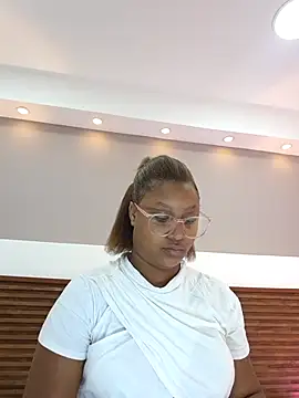 Snapshot of Adelehottman chatting on February 2026 12:43:02 PM Adelehottman online show from February 2026 12:43:02 PM