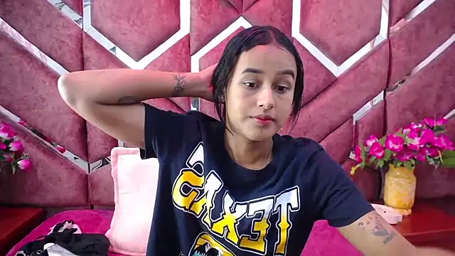 Snapshot of milly_print chatting on March 2025 09:29:01 AM milly print online show from March 2025 09:29:01 AM