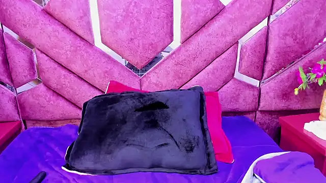 Snapshot of milly_print chatting on March 2025 03:24:01 AM milly print online show from March 2025 03:24:01 AM