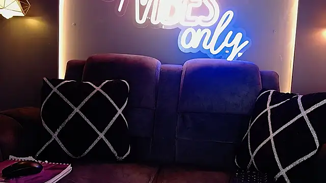 LOLIITA  LOVE online show from February 2025 06:57:02 PM