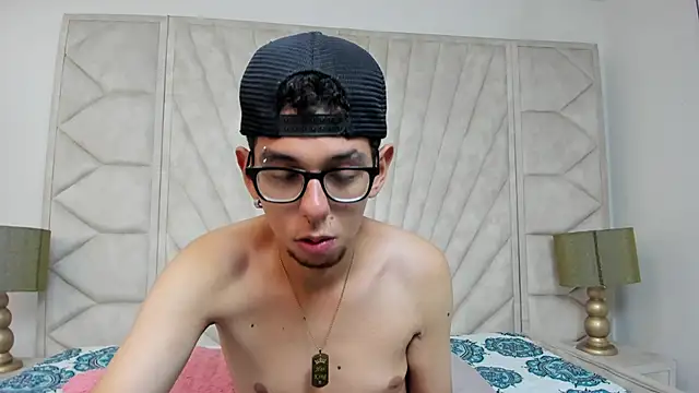 Derek and Skarlet online show from February 2025 07:21:01 PM