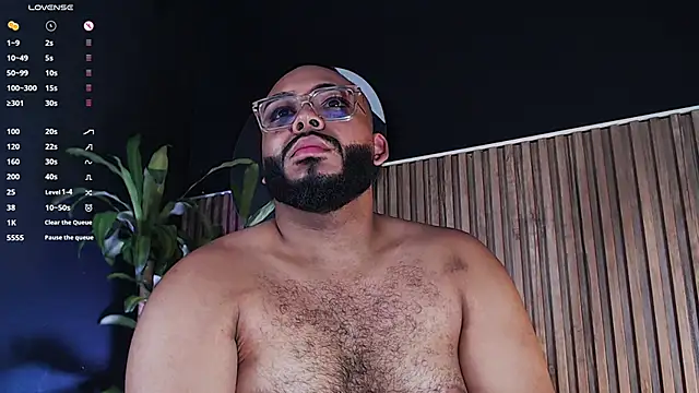 Snapshot of DilanJonnes_ chatting on December 2024 10:06:02 PM DilanJonnes online show from December 2024 10:06:02 PM