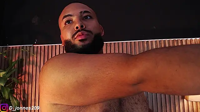 Snapshot of DilanJonnes_ chatting on September 2025 11:37:02 PM DilanJonnes online show from September 2025 11:37:02 PM