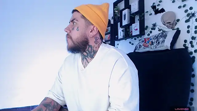 Snapshot of Ash_gusbig chatting on December 2024 10:26:02 PM Ash gusbig online show from December 2024 10:26:02 PM