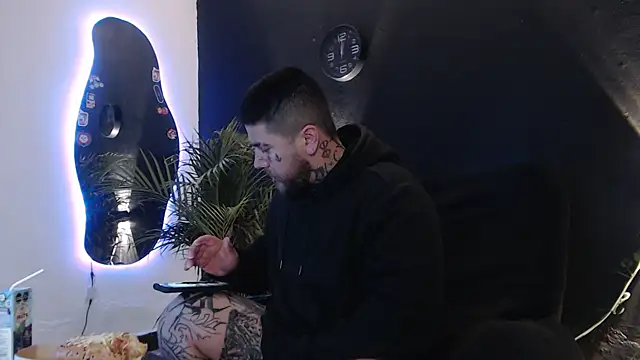 Snapshot of Ash_gusbig chatting on March 2025 02:05:01 AM Ash gusbig online show from March 2025 02:05:01 AM