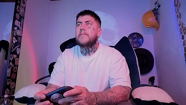 Snapshot of Ash_gusbig chatting on September 2025 04:45:02 AM Ash gusbig online show from September 2025 04:45:02 AM