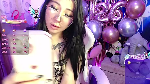 GamerCarrie online show from May 2026 12:38:01 AM