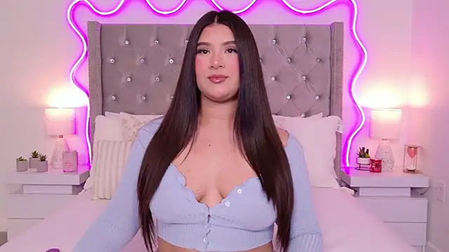 JuliaSUMMERS2022 online show from February 2026 12:00:01 AM