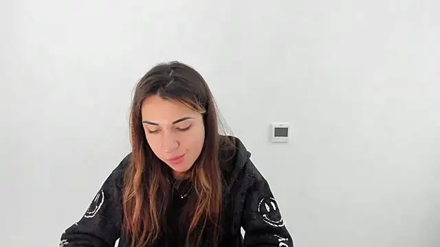 Summmmersky online show from November 2025 12:27:02 PM