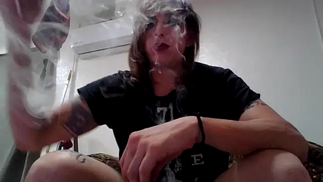 Snapshot of Turning2Jade chatting on October 2025 01:46:01 AM Turning2Jade online show from October 2025 01:46:01 AM