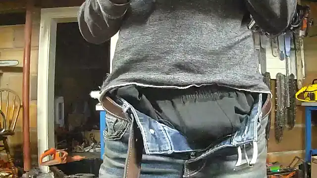 Bigoleslong98765 online show from December 2025 03:21:01 PM