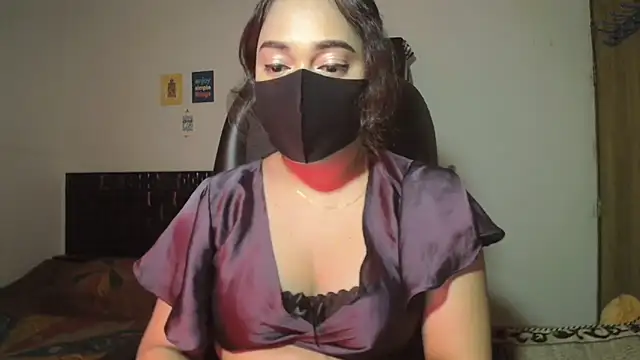 Most-Beautiful-Queen online show from April 2026 07:11:01 PM