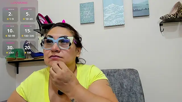 Snapshot of Karo_11_ chatting on November 2025 12:22:01 AM Karo 11 online show from November 2025 12:22:01 AM