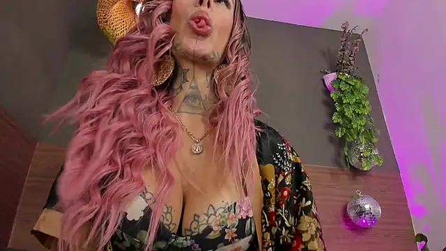 GinebraaFox  online show from May 2026 03:32:01 PM