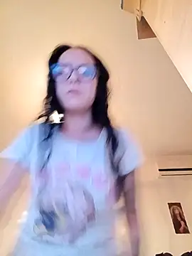 Snapshot of IzabelllNoir chatting on December 2025 06:56:01 PM IzabelllNoir online show from December 2025 06:56:01 PM