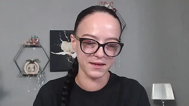 Snapshot of IzabelllNoir chatting on December 2025 08:52:01 AM IzabelllNoir online show from December 2025 08:52:01 AM