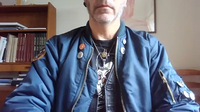 Snapshot of SHARPSkinhead chatting on June 2026 09:25:02 AM SHARPSkinhead online show from June 2026 09:25:02 AM