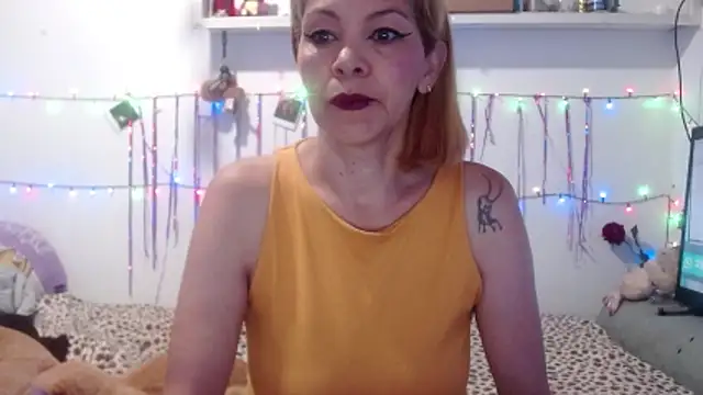 Snapshot of electra-mommy chatting on May 2026 09:04:01 AM electra-mommy online show from May 2026 09:04:01 AM